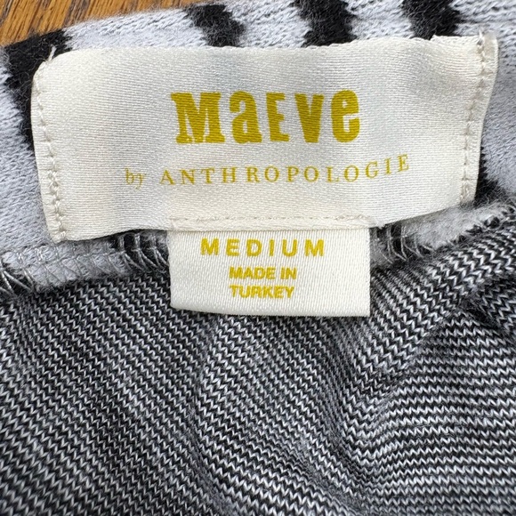Maeve Anthropologie Top Women’s Sz M Zebra Animal Print V Neck Soft Knit Sexy - Picture 2 of 12